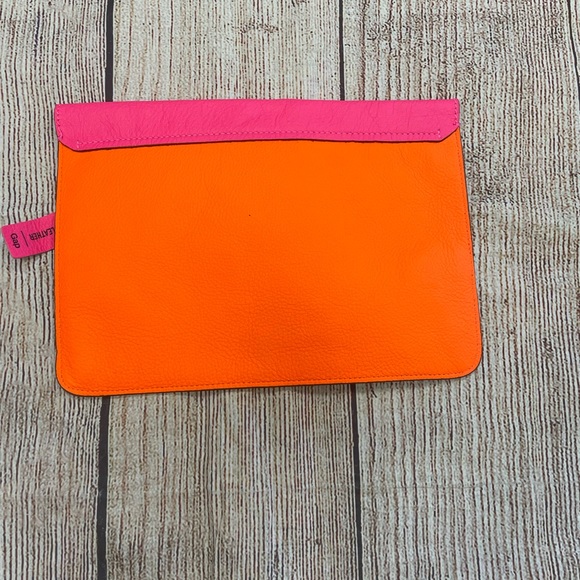 Gap, genuine, leather envelope style color block clutch awesome condition - Picture 2 of 4